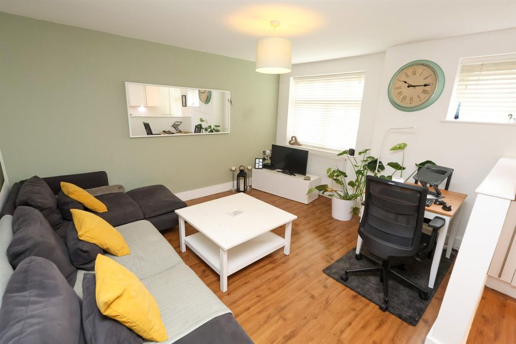 Property photo 3 of 14 15.Jpg