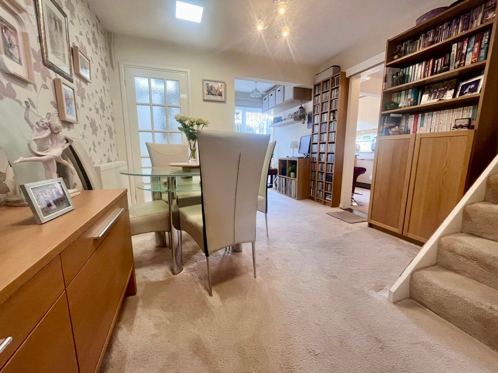 Property photo 3 of 19 699Cf56B-3045-466A-9487-0294E3B6A074