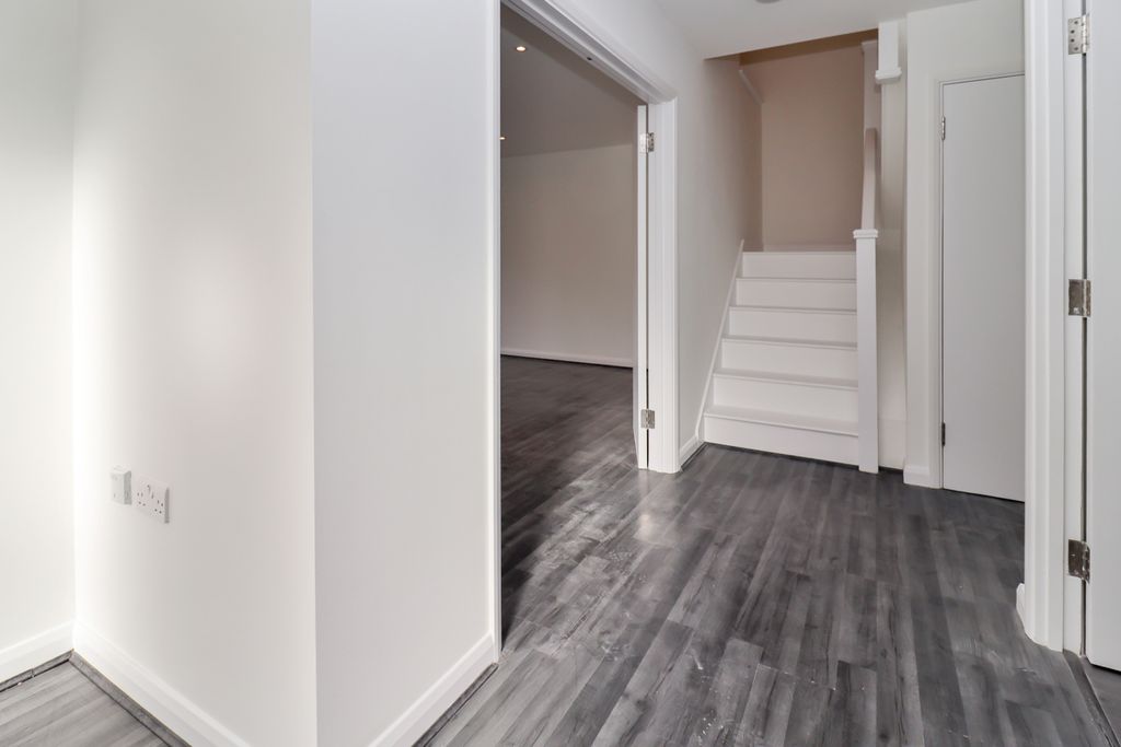 Property photo 2 of 14 Picture No. 25