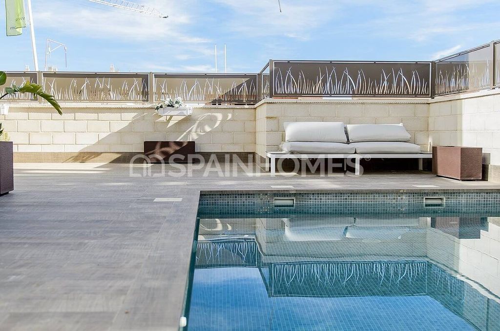 Property photo 2 of 96