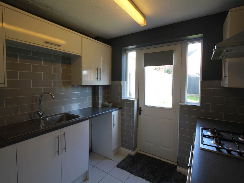 Property photo 2 of 9 Kitchen