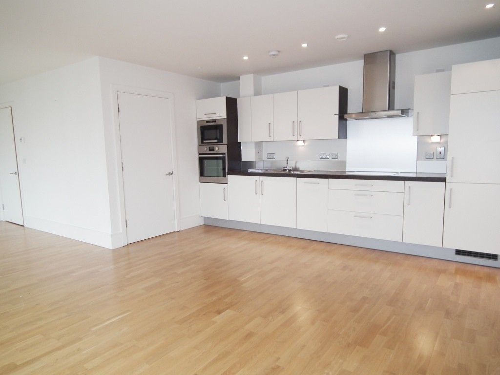 Property photo 3 of 12 Kitchen