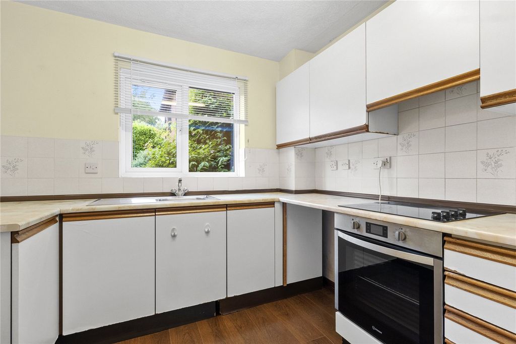 Property photo 3 of 16 Kitchen