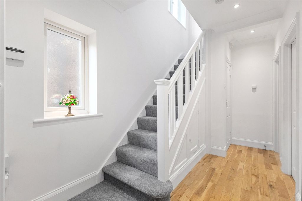 Property photo 2 of 19 Picture No. 13