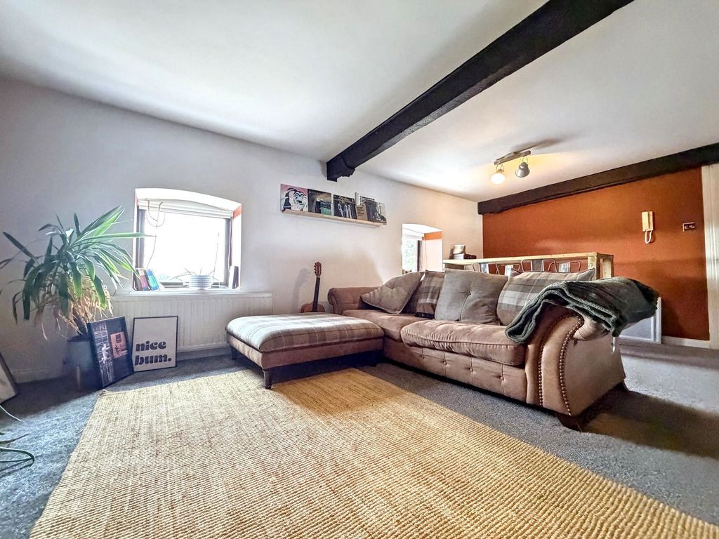 Property photo 2 of 21