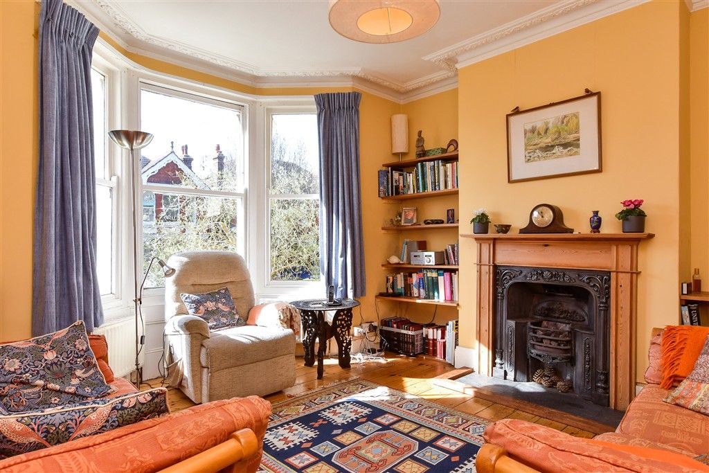 Property photo 2 of 15 Lounge