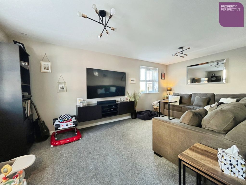 Property photo 2 of 19 Living Room