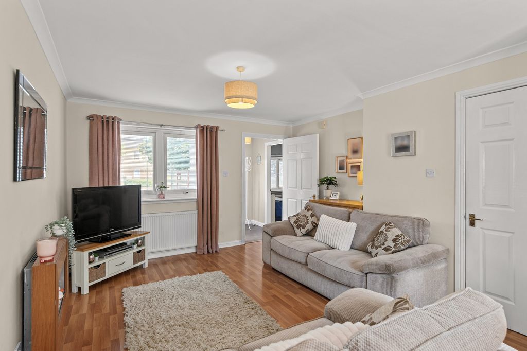 Property photo 2 of 30 4563608