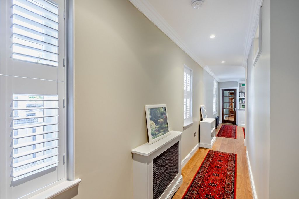 Property photo 3 of 16 Hall