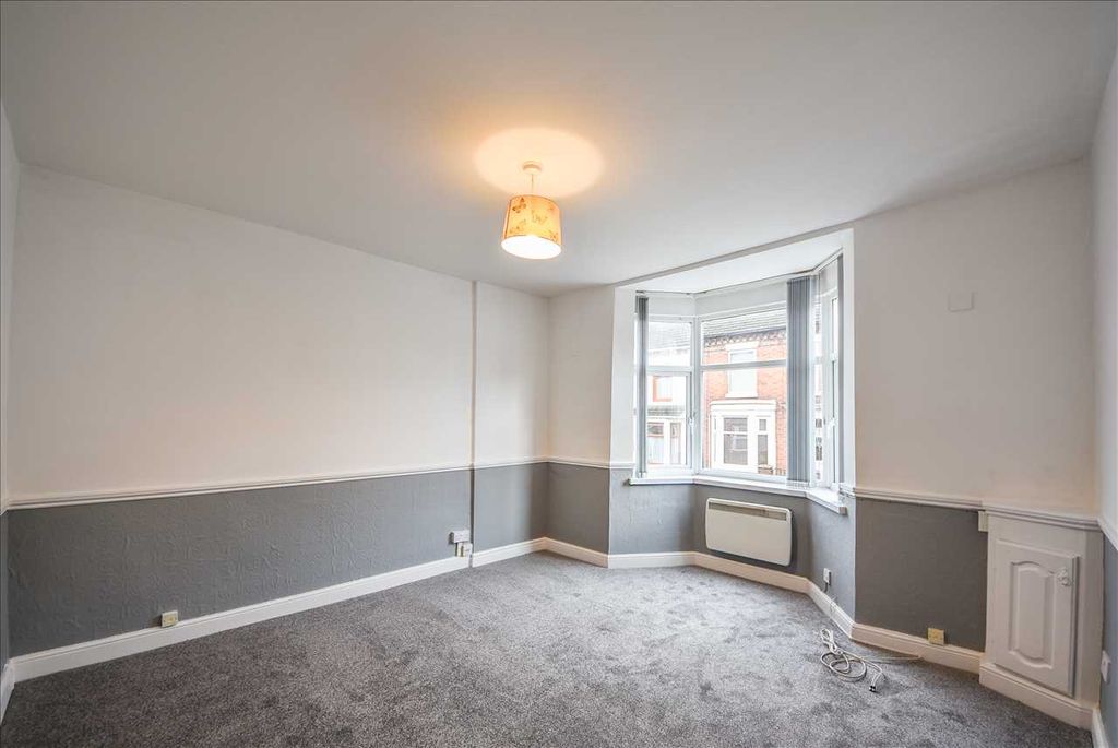 Property photo 2 of 9 Kitchen