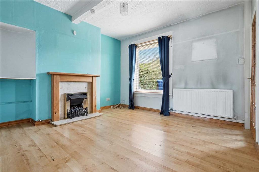 Property photo 2 of 13 Lounge