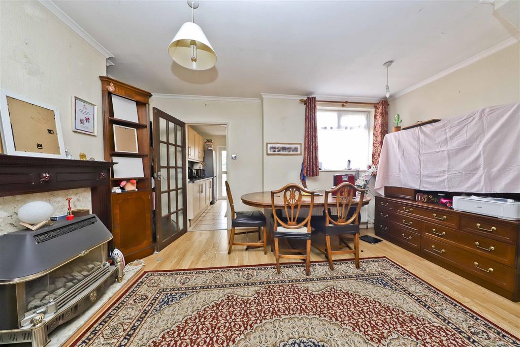 Property photo 3 of 8 Dining Room