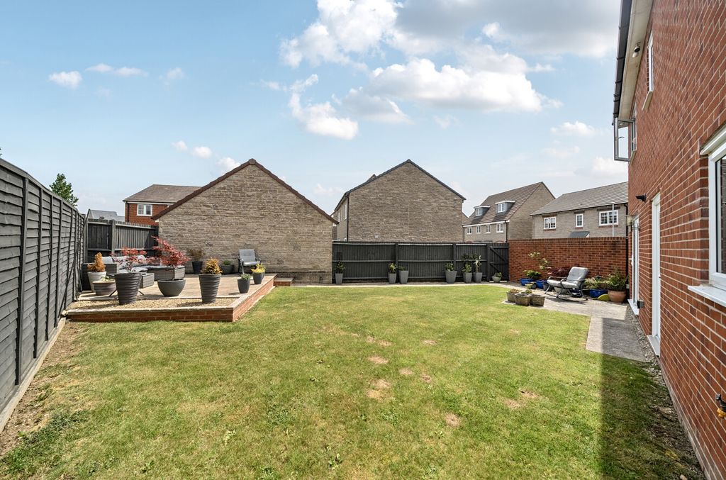 Property photo 2 of 18 13130789685553Bef0169