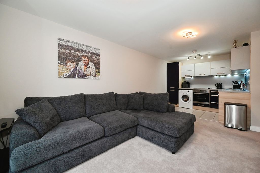 Property photo 3 of 13