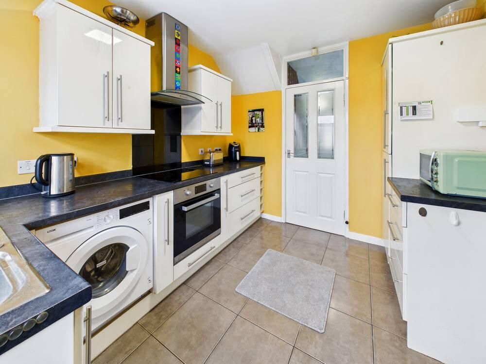 Property photo 3 of 23 Kitchen