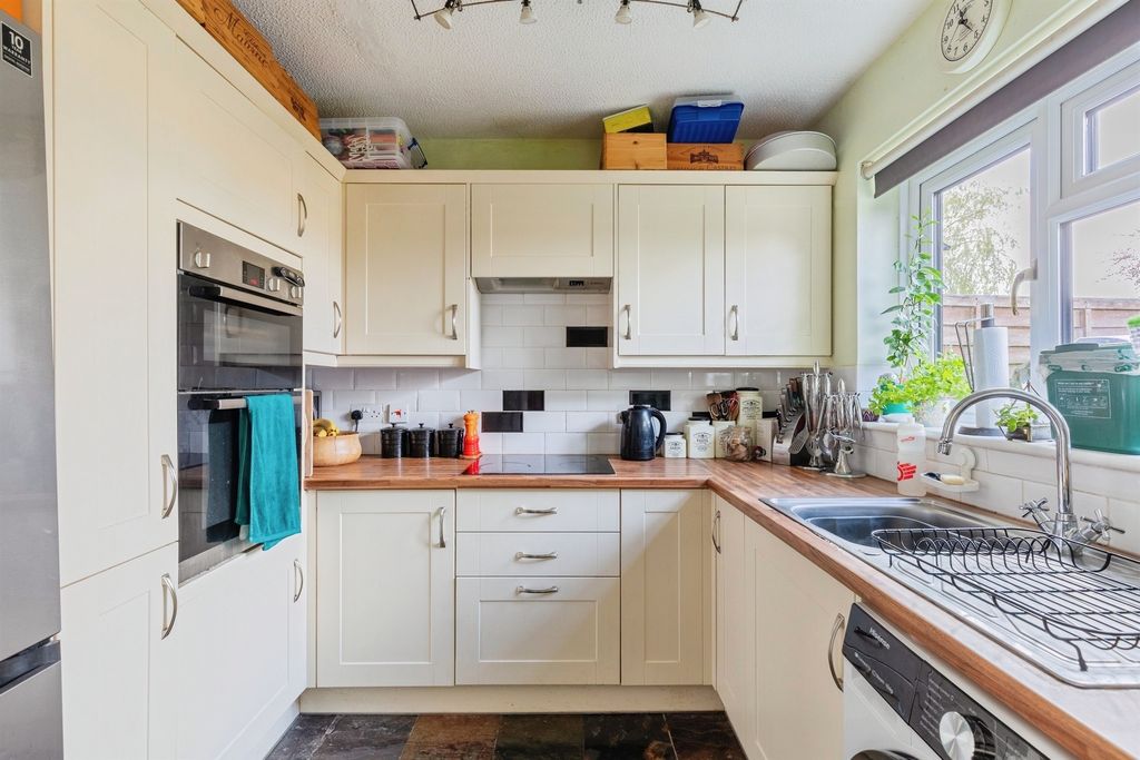 Property photo 3 of 16