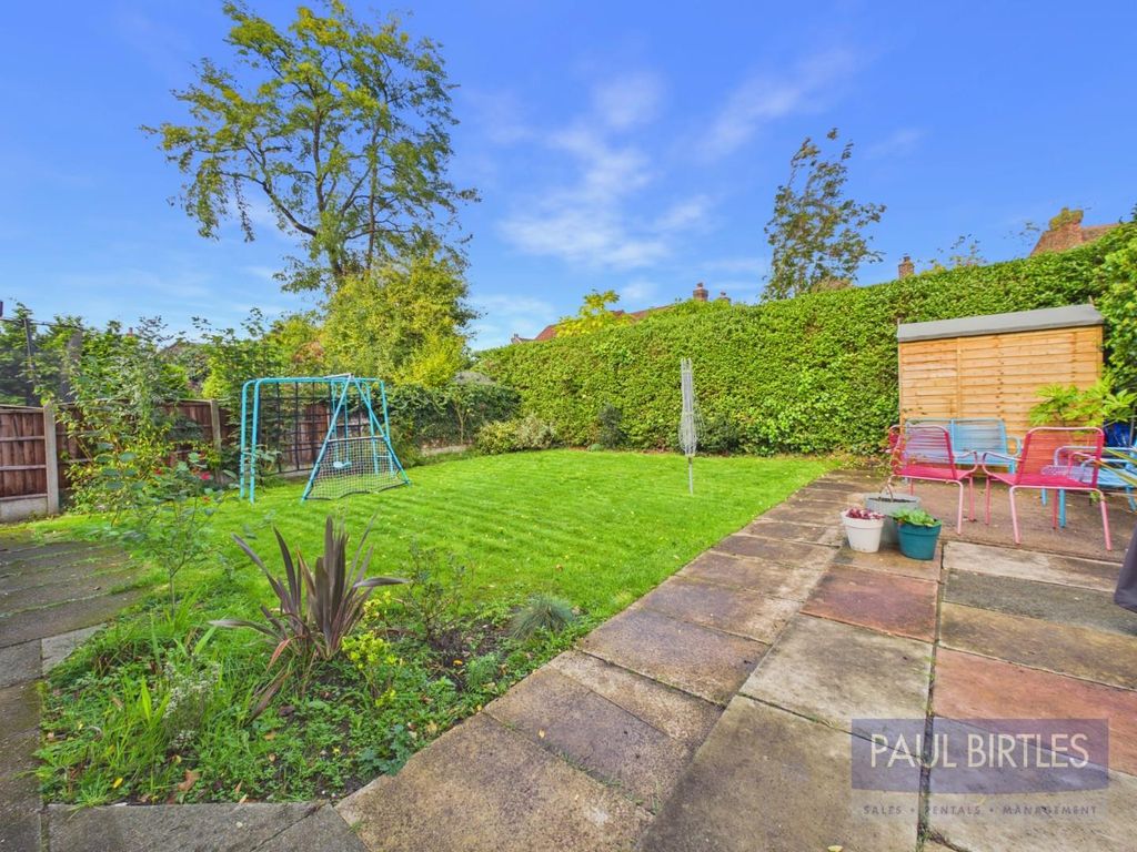 Property photo 2 of 28 Cam01301G0-Pr0828-Still046.Jpg