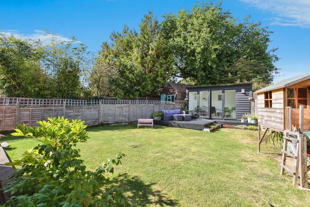 Property photo 3 of 17 Photo