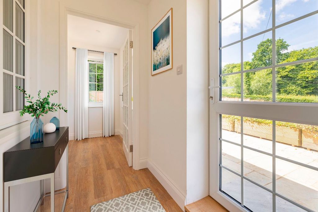 Property photo 2 of 26