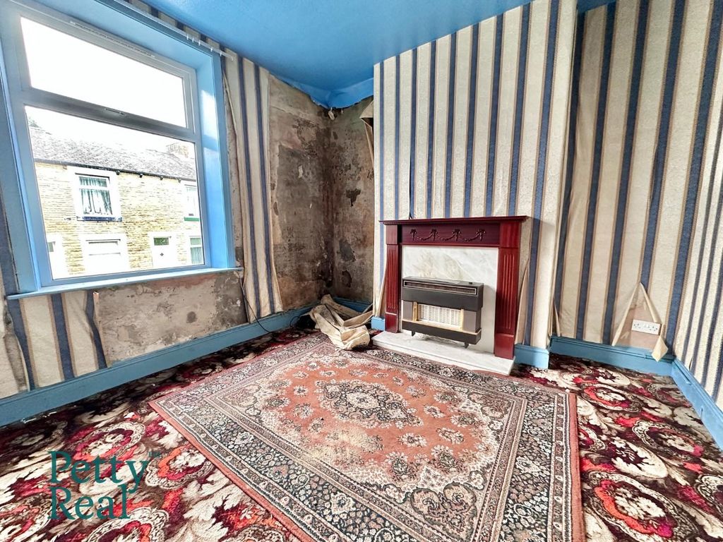 Property photo 3 of 10 7F896E4D-72Ea-44E2-Ac8A-Acd73623A43A.Jpeg