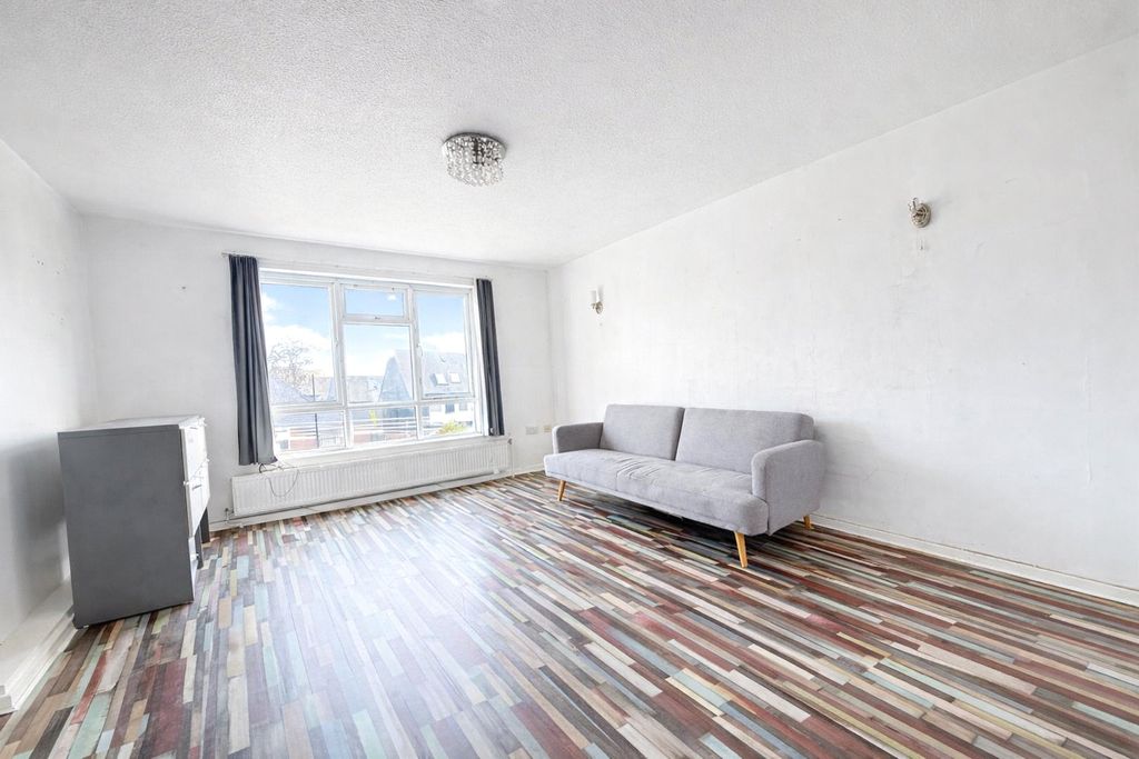 Property photo 2 of 16 Picture 2