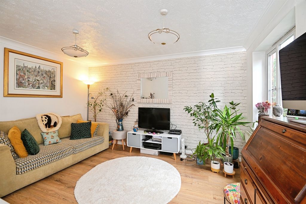 Property photo 3 of 16