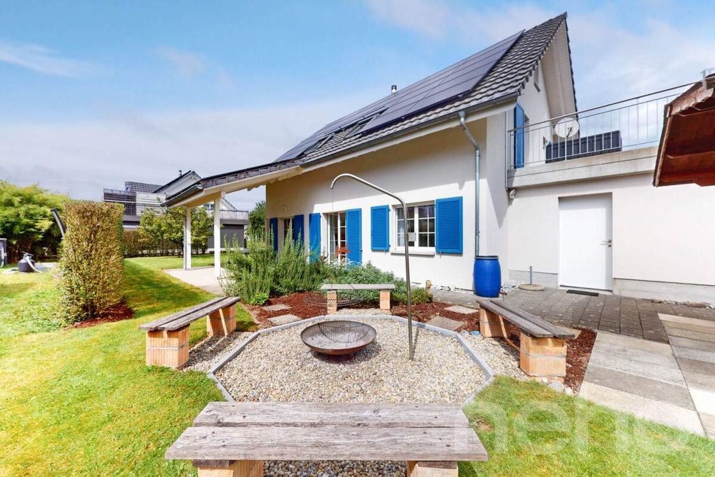 Property photo 3 of 11