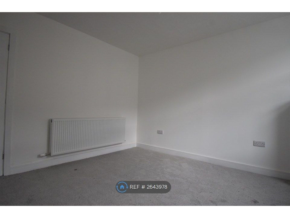 Property photo 2 of 18 Living Room