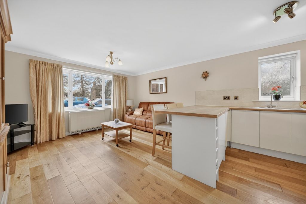 Property photo 2 of 12 Picture No. 14