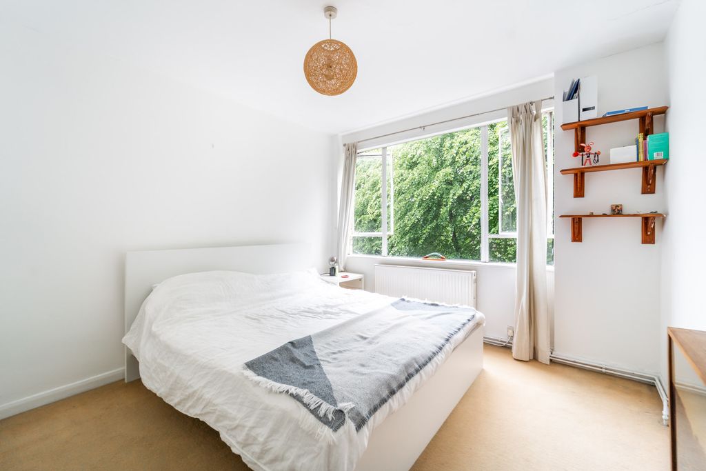 Property photo 2 of 8 Mba02413