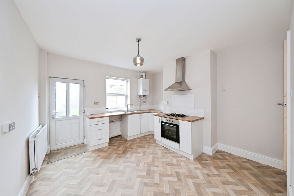 Property photo 2 of 17 Pbox-Img.Jpg