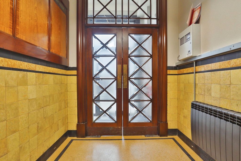 Property photo 2 of 21 Pbox-Img.Jpg