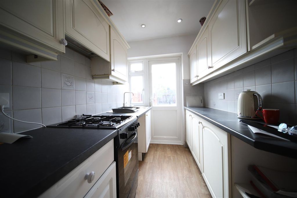 Property photo 2 of 13 Img_2016.Jpg