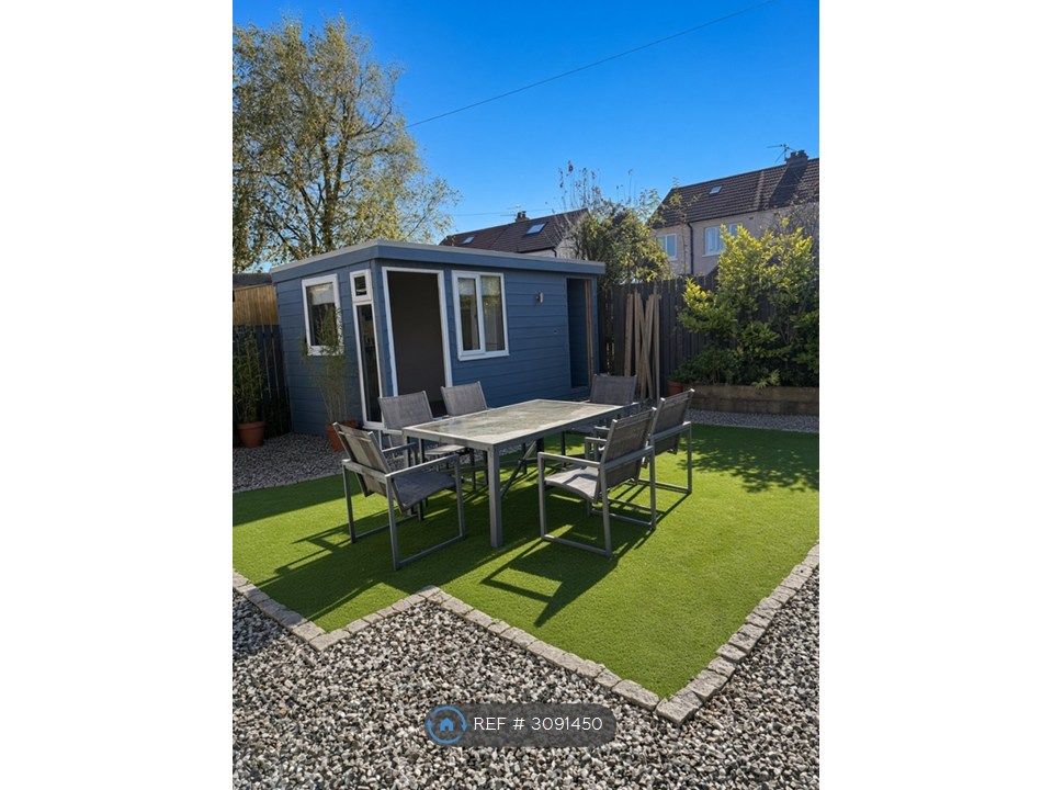 Property photo 2 of 15 Garden 1. Summer House
