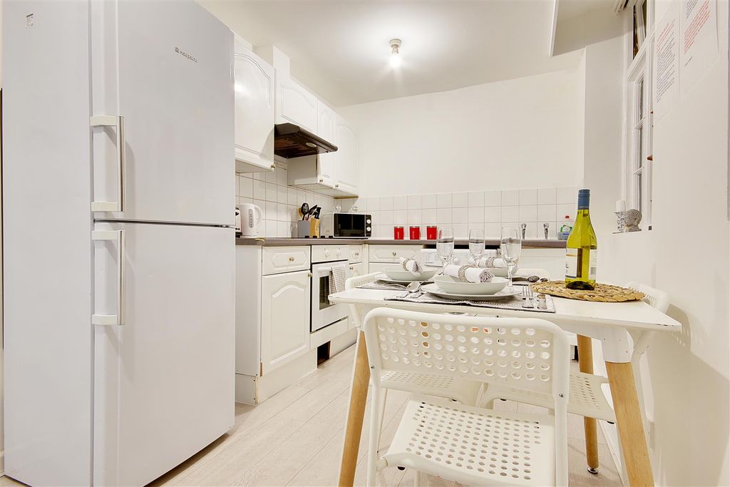 Property photo 2 of 7 Daimler House Apt2 Q.Jpg