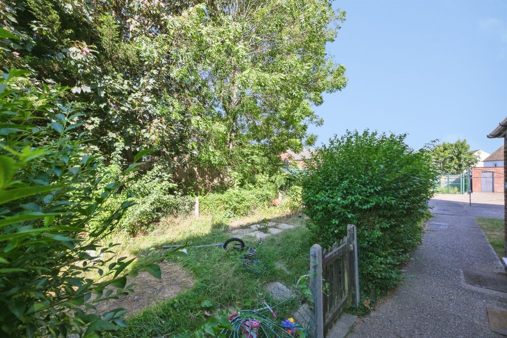 Property photo 2 of 13