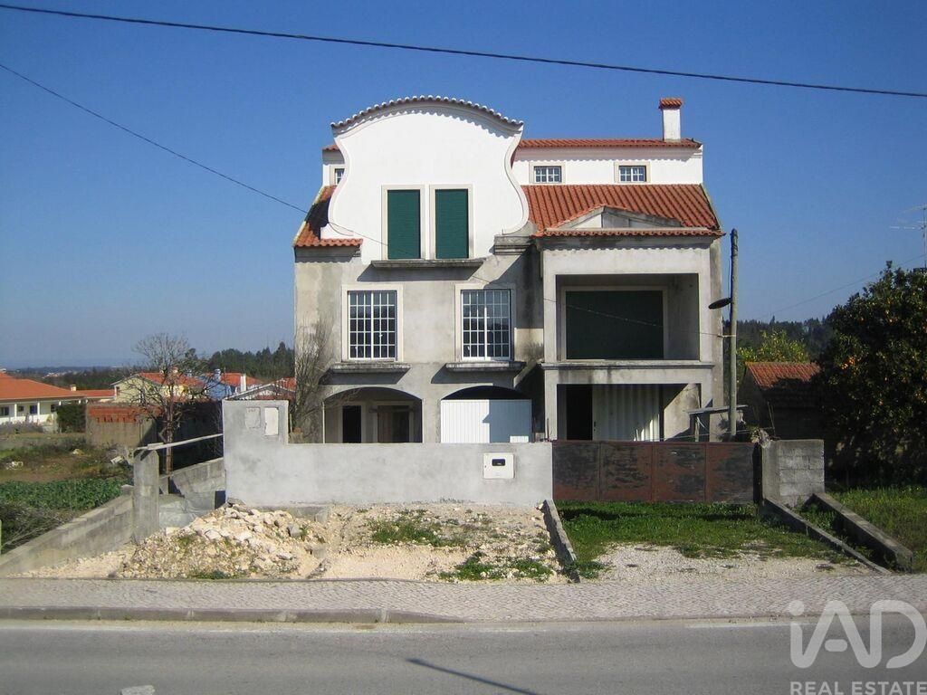 Property photo 2 of 25