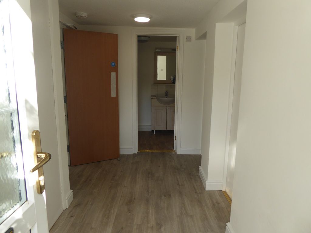 Property photo 2 of 10 4614723