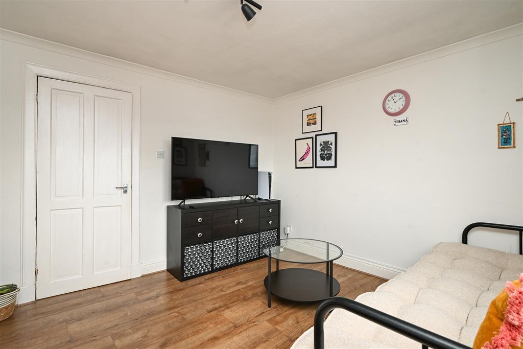 Property photo 3 of 12 3.Jpg