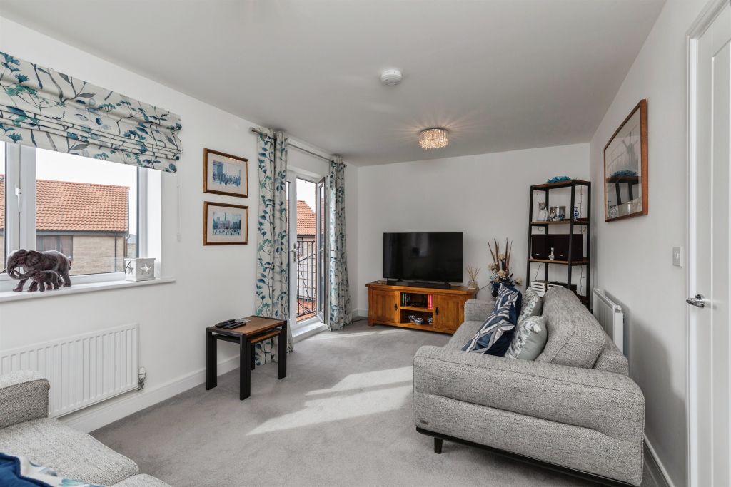 Property photo 2 of 18