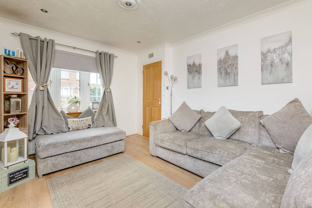 Property photo 2 of 17 Property Image 2