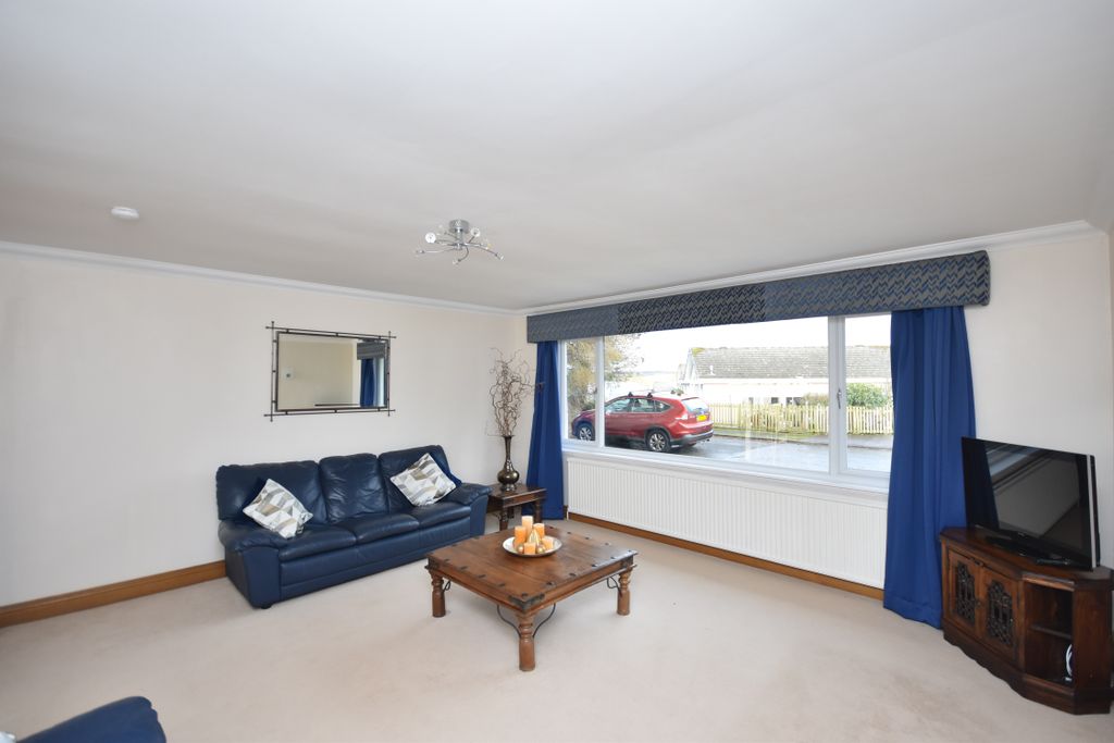 Property photo 3 of 35