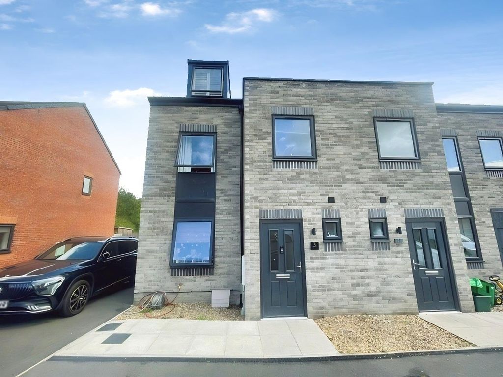 Property photo 1 of 19 Front Aspect