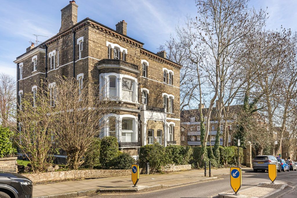 Property photo 2 of 22 Picture No. 21