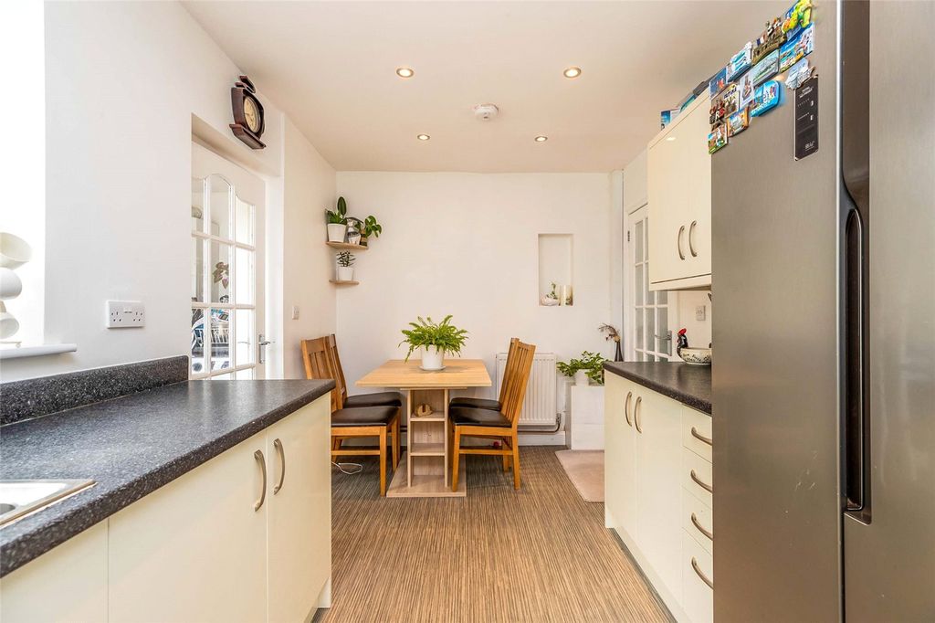 Property photo 3 of 14 Kitchen