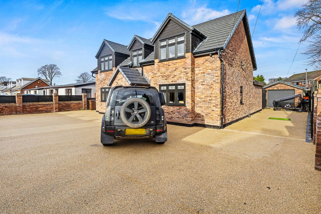 Property photo 3 of 38