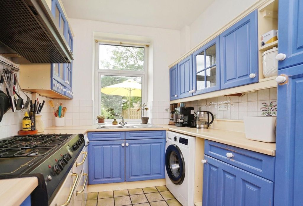 Property photo 3 of 28 Kitchen