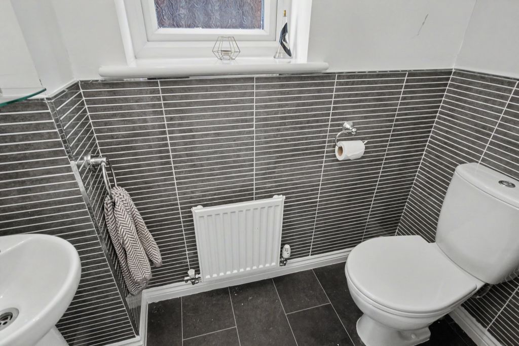 Property photo 3 of 16 2 (2)
