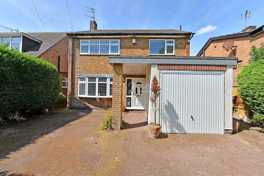 Property photo 1 of 32