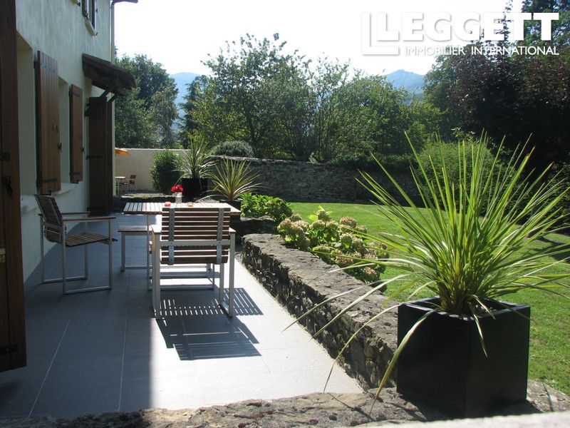 Property photo 3 of 10